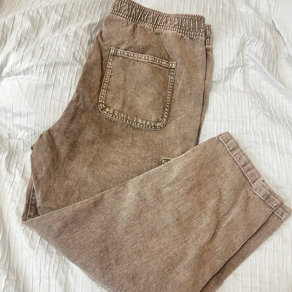 GAP Mid Rise Easy Cargo Jeans